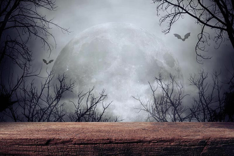 Halloween, the moon and Hecate