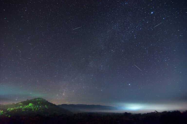 A Powerful Time for Leos - The Leonids Meteorshower