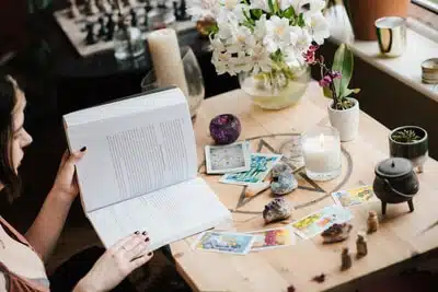 Reseña del mazo de Tarot: Oráculo del Animal Espiritual de Colette Baron-Reid