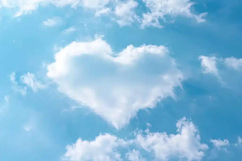 Heartshaped cloud