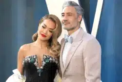 La alquimia romántica de Taika Waititi y Rita Ora: Su Numerología, Astrología y Zodíaco Chino